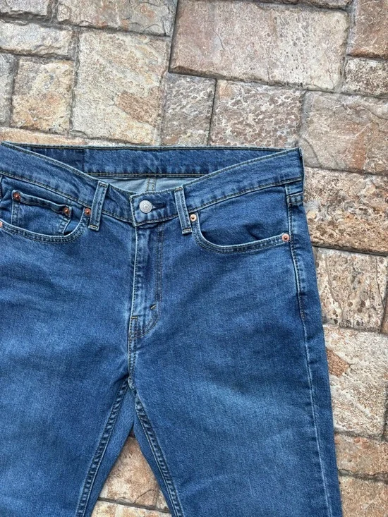 Levi’s Men’s 514 Straight Fit 31x30  Medium Wash - Picture 2 of 8